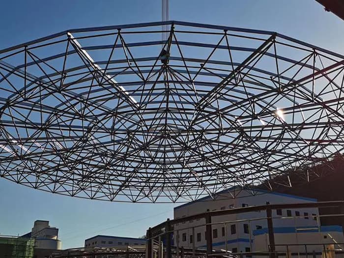 南岸螺栓球网架工程施工现场